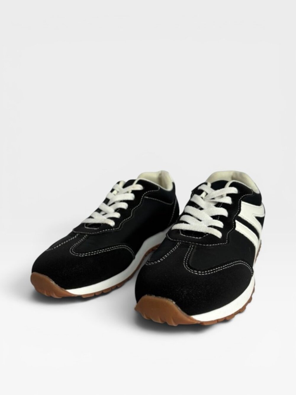Black White Retro Sneakers Lace Up Athletic Casual Shoes Gum Sole Size 7.5 - Picture 4 of 11